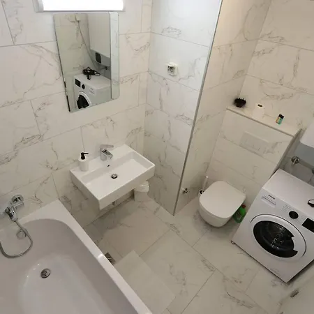 Savada Pink - With Parking And Wifi, Parking 5 Eur Per Day Bělehrad